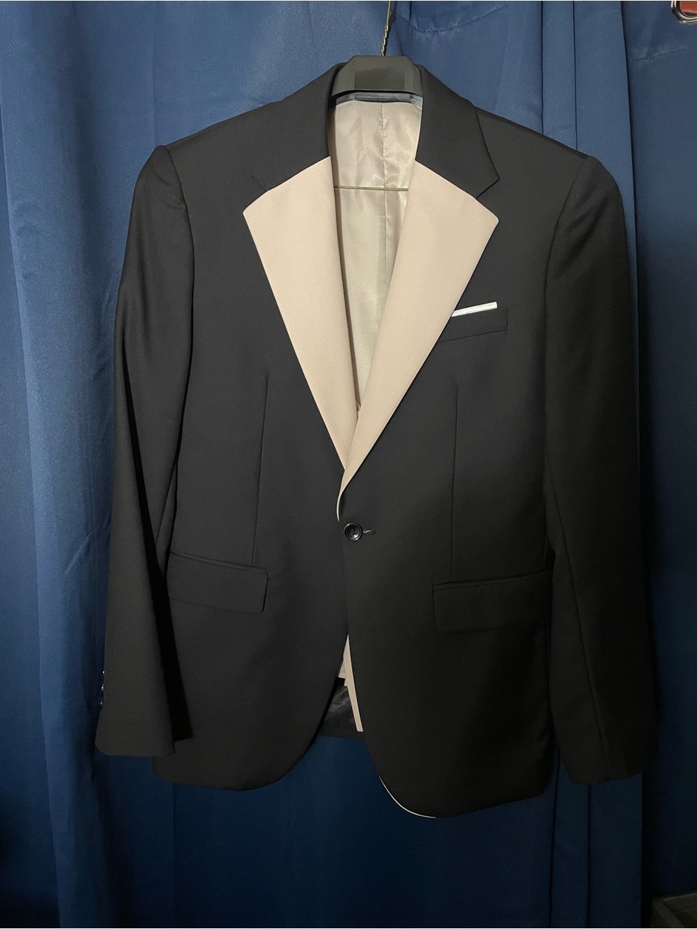 Men's Two-Tone Black Blazer with Cream Lapel